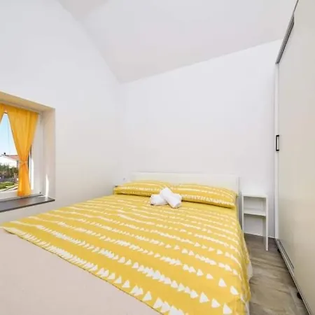 Vacation Stone House, 100m From The Beach * Posedarje