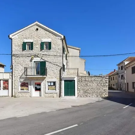 Σπίτι διακοπών Vacation Stone House, 100m From The Beach *