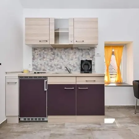 Σπίτι διακοπών Vacation Stone House, 100m From The Beach Posedarje