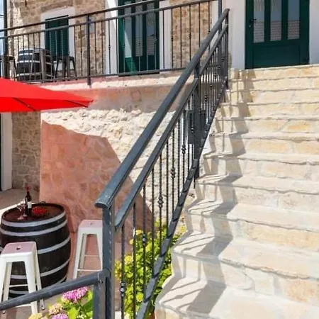 Vacation Stone House, 100m From The Beach * Posedarje