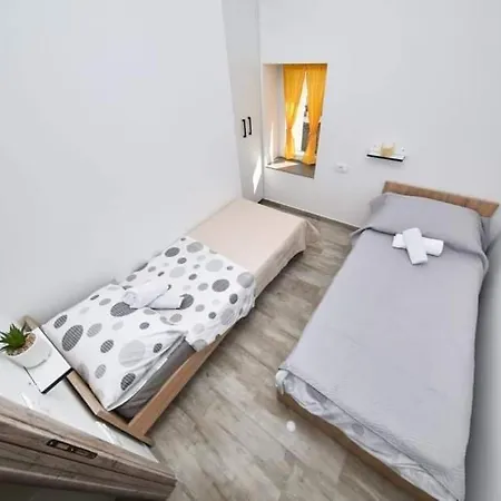 Vacation Stone House, 100m From The Beach Posedarje