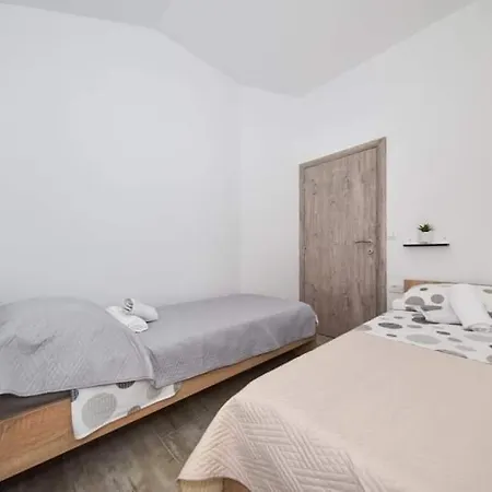 Vacation Stone House, 100m From The Beach Σπίτι διακοπών *