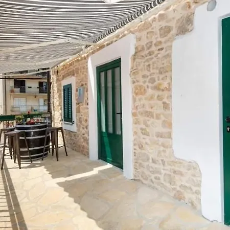Vacation Stone House, 100m From The Beach * Posedarje