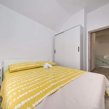 Σπίτι διακοπών Vacation Stone House, 100m From The Beach *